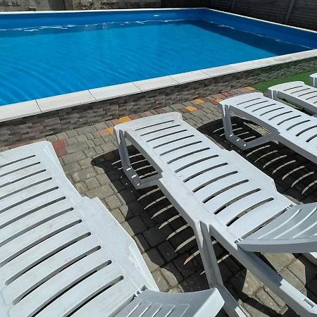 Balcony Hotel Зализний Порт Екстериор снимка