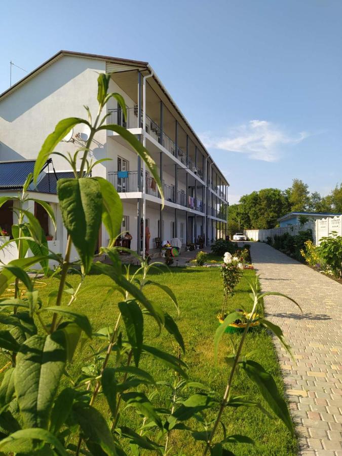 Balcony Hotel Зализний Порт Екстериор снимка