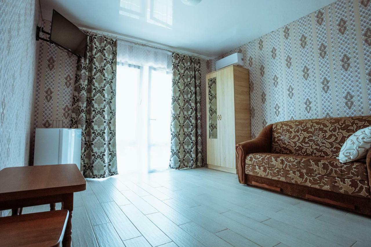 Balcony Hotel Зализний Порт Екстериор снимка